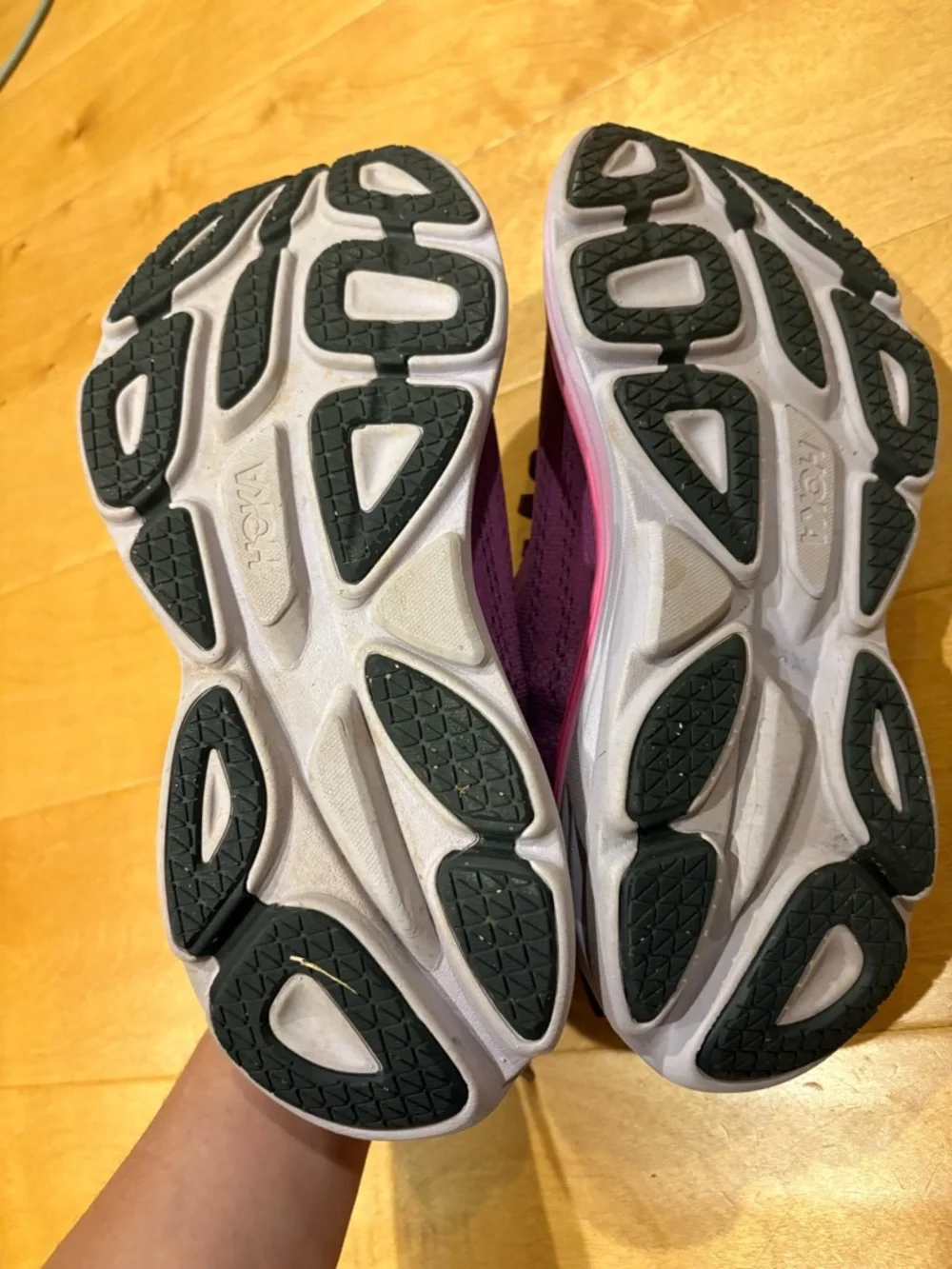 Hoka Women's Bondi 8 running shoes sneakers purple pink sz 9